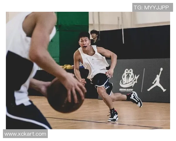 平民篮球明星在街头枪战中展现惊人技巧与勇气的精彩视频